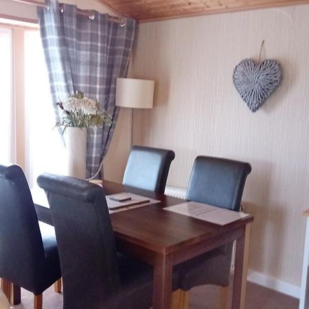 Baytree Lodge At Three Lochs Holiday Park, New Ask About Our Packages Birthday ,Anniversary,Family,Pamper Packages Available Balminnoch Exteriör bild