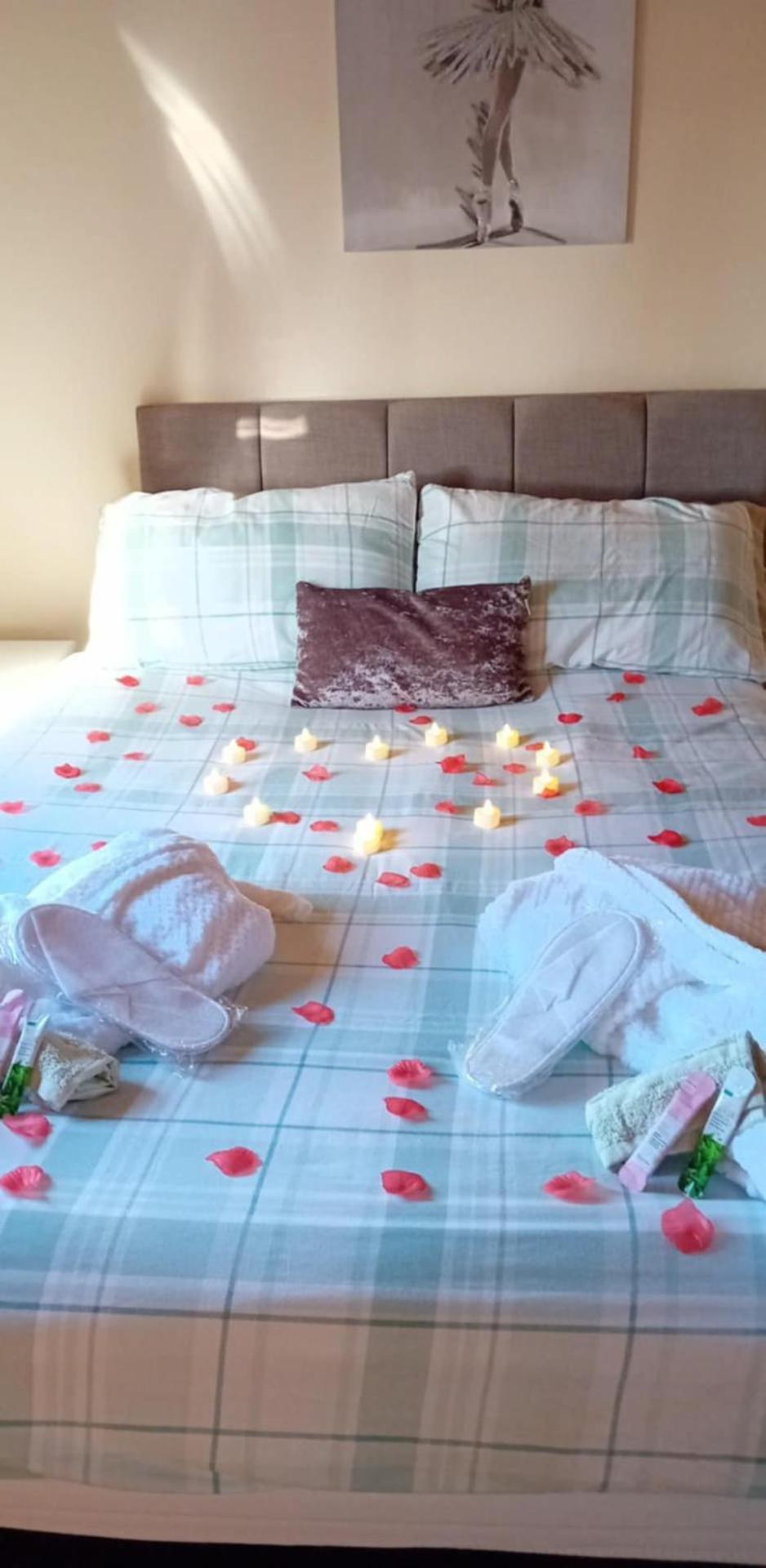 Baytree Lodge At Three Lochs Holiday Park, New Ask About Our Packages Birthday ,Anniversary,Family,Pamper Packages Available Balminnoch Exteriör bild